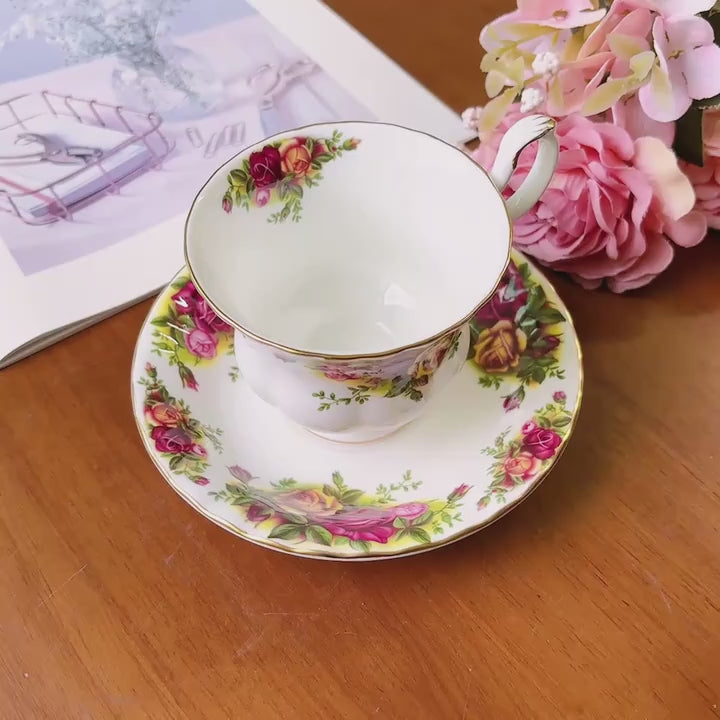 Passe à thé en porcelaine - Couronne de roses jaunes